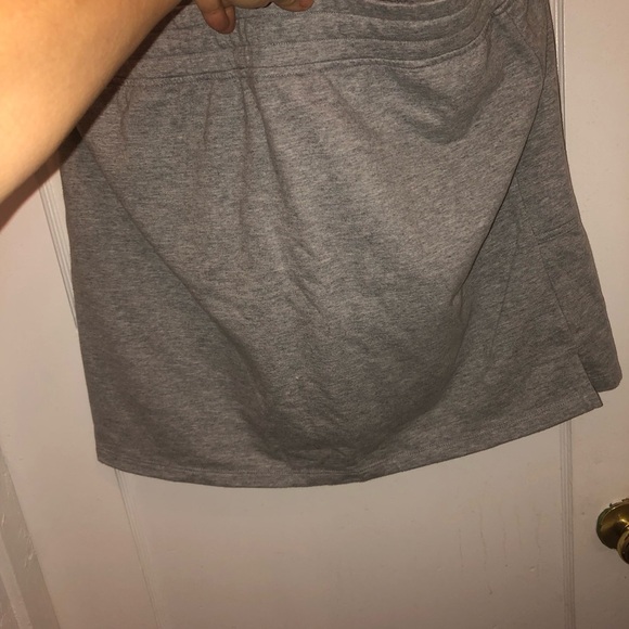 Penmans Gray Skirt with Inner Shorts size large - play it safe, be comfy used - Picture 8 of 10
